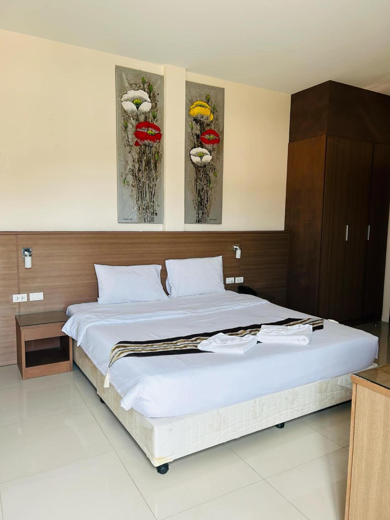 Royal Waves Hotel Patong Ngoại thất bức ảnh